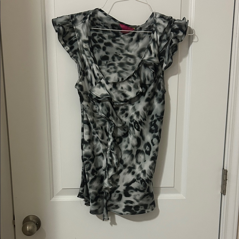 Sunny Leigh Black & Gray Leopard Ruffle Front Sleeveless Blouse